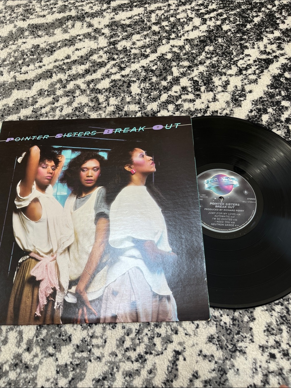 Pointer Sisters 'Break Out' White Top — Women's Intimates & Sleepwear